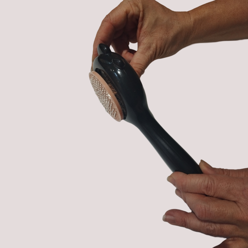 Brosse à poils rétractables pour chien et chat, vue 10